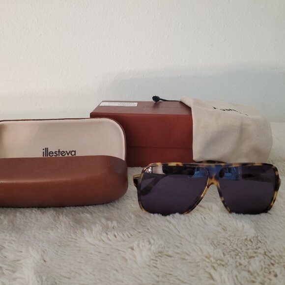 Illesteva Accessories - Illesteva Connecticut Sunglasses